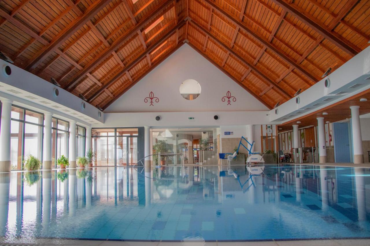 Hotel Club Tisza Lakitelek Buitenkant foto