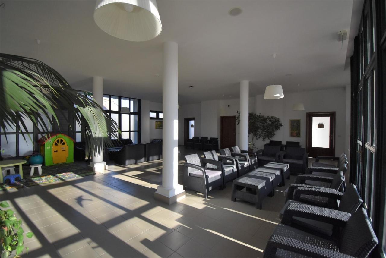 Hotel Club Tisza Lakitelek Buitenkant foto